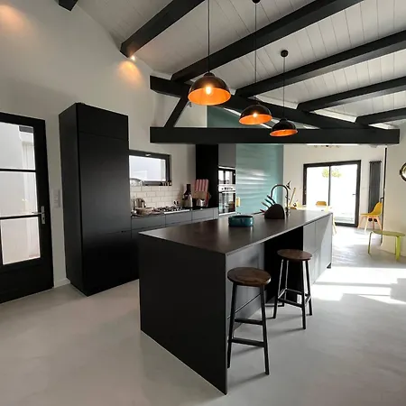 La De La Bonable Villa